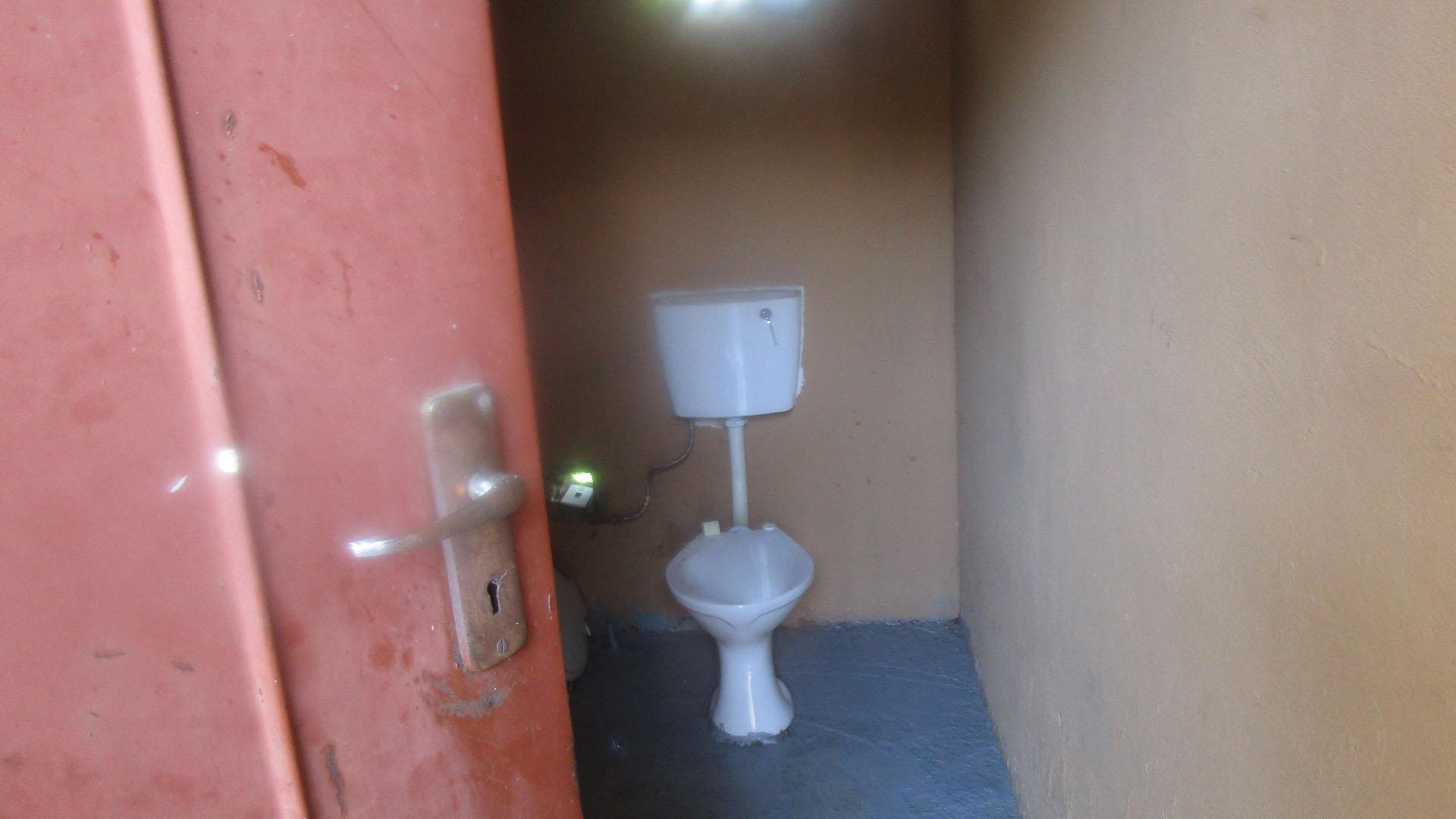 Staff Bathroom of property in Walkerville