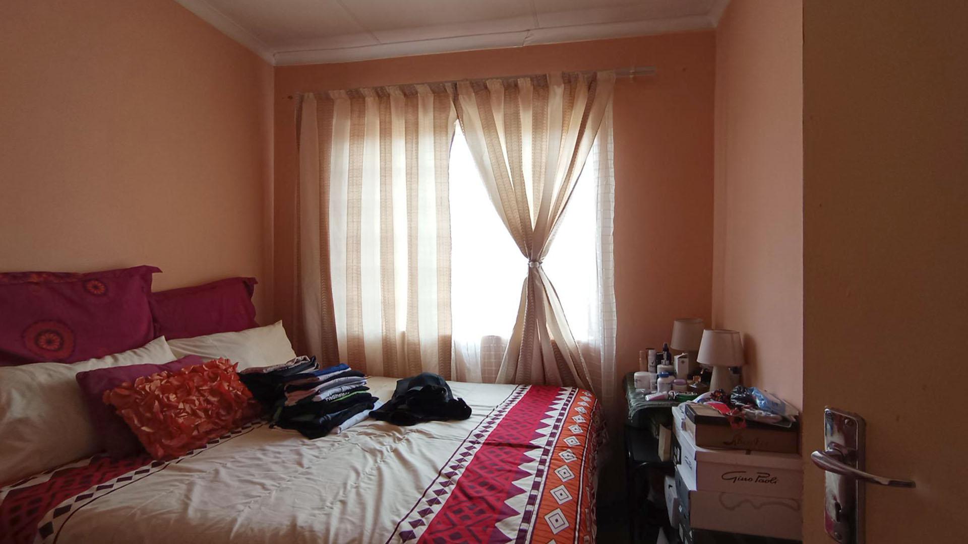 Bed Room 2 - 9 square meters of property in Midrand