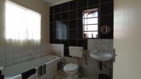 Bathroom 1 - 6 square meters of property in Midrand