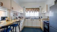 Kitchen - 28 square meters of property in Queensburgh
