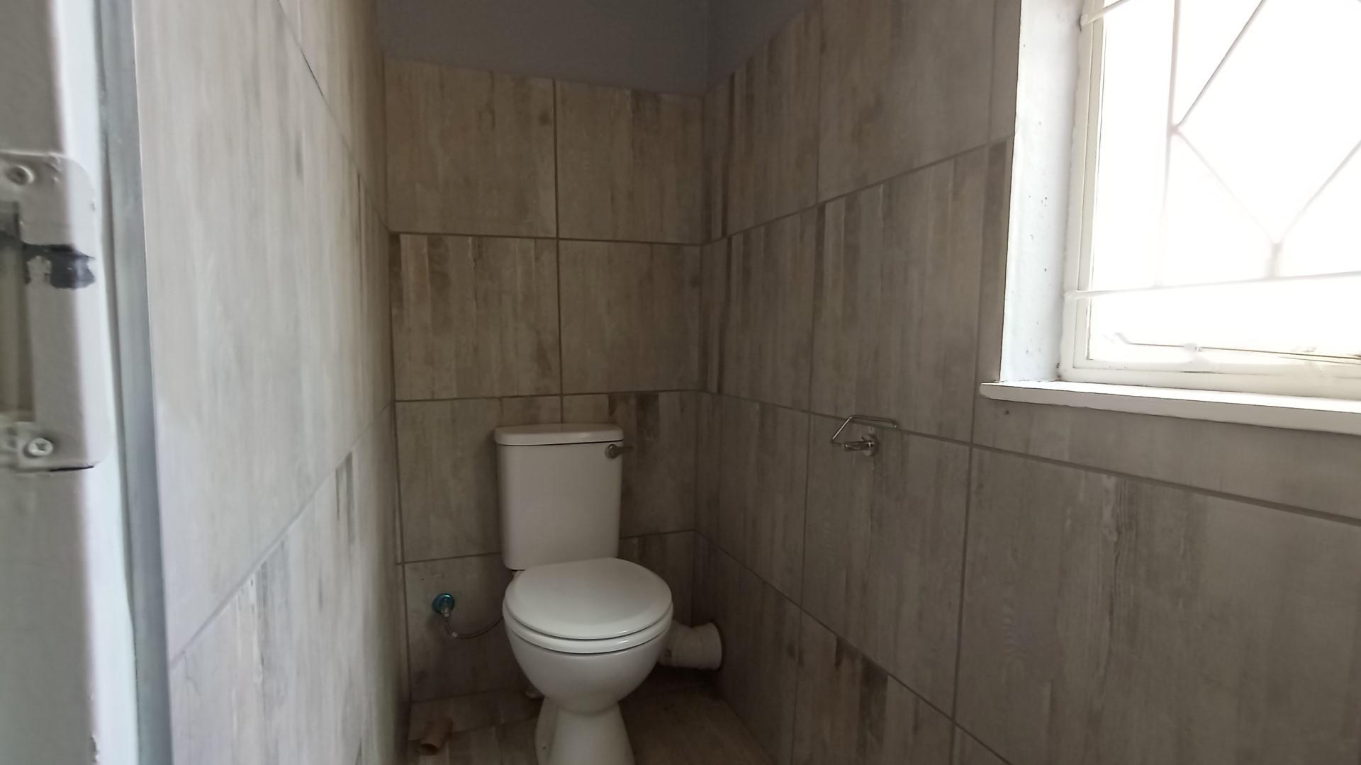 Bathroom 2 - 11 square meters of property in President Park A.H.