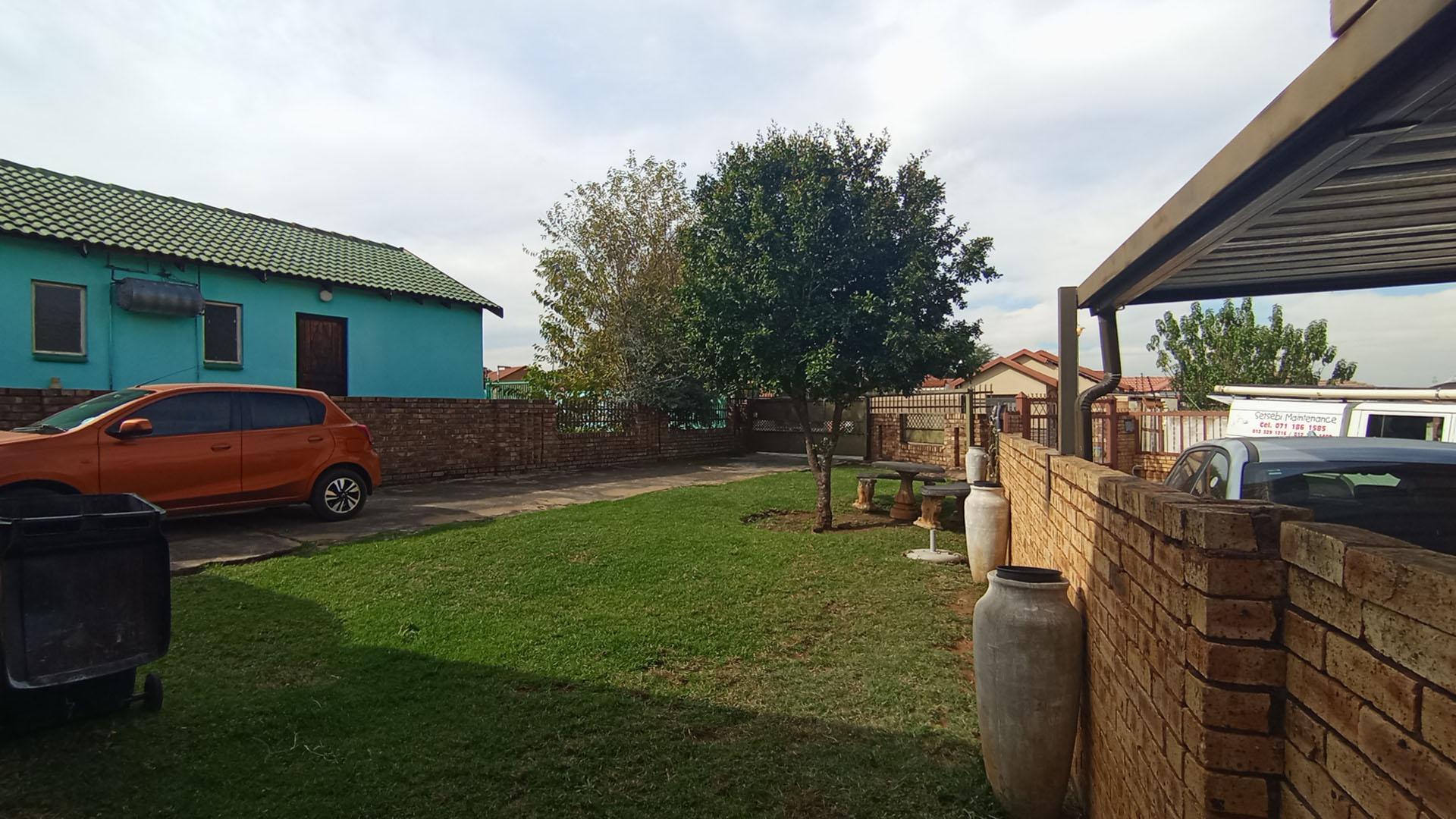 Front View of property in Philip Nel Park