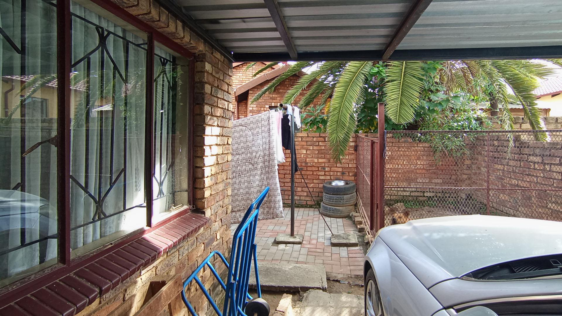 Front View of property in Philip Nel Park