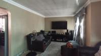Lounges - 18 square meters of property in Philip Nel Park