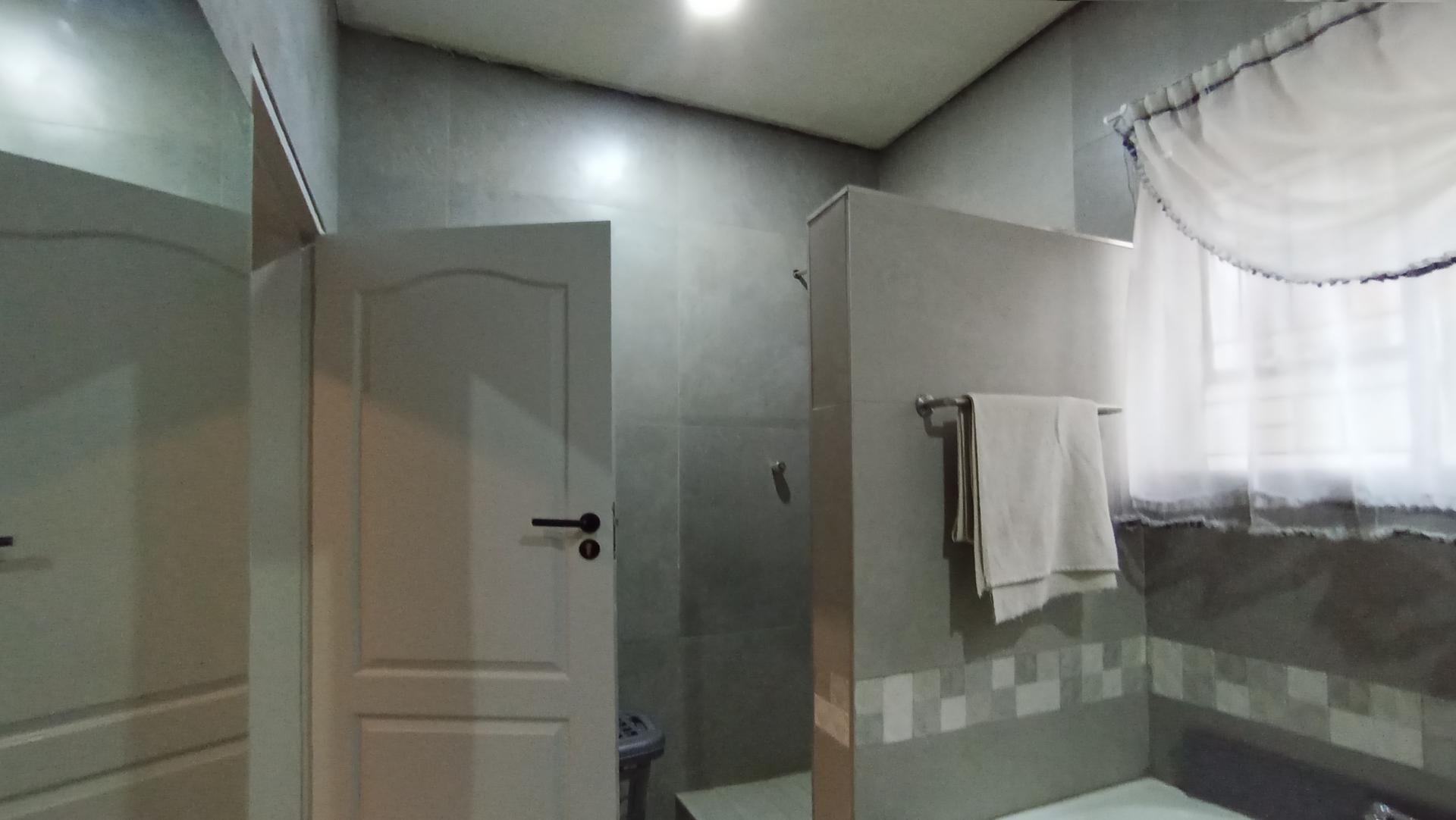 Bathroom 2 - 8 square meters of property in Kensington - JHB