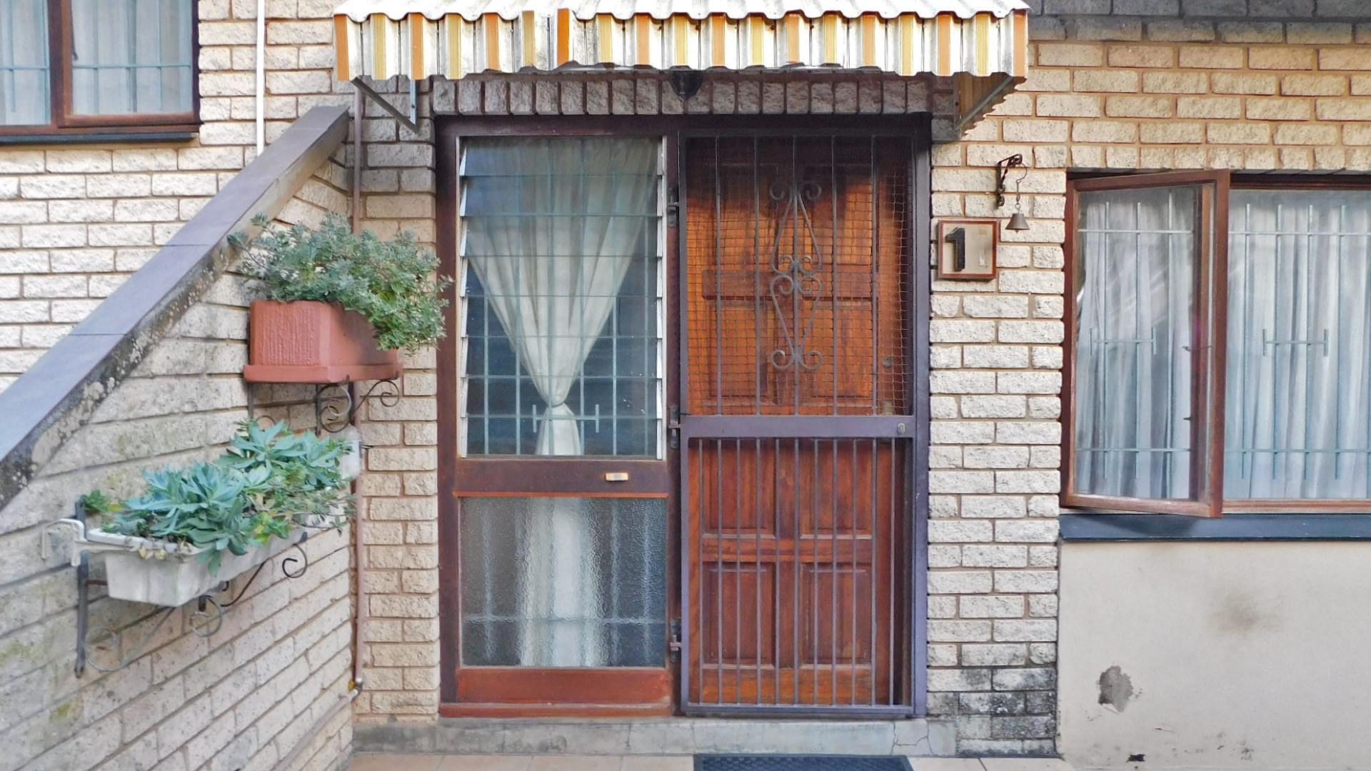 Front View of property in Amanzimtoti 