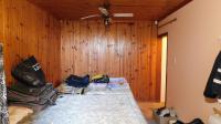 Bed Room 3 - 18 square meters of property in Amanzimtoti 