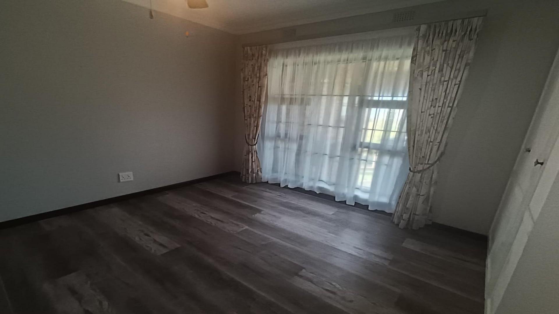 Bed Room 1 of property in Trafalgar