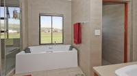 Main Bathroom - 18 square meters of property in Eikenhof