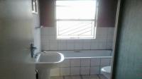 Bathroom 1 - 4 square meters of property in Reyno Ridge