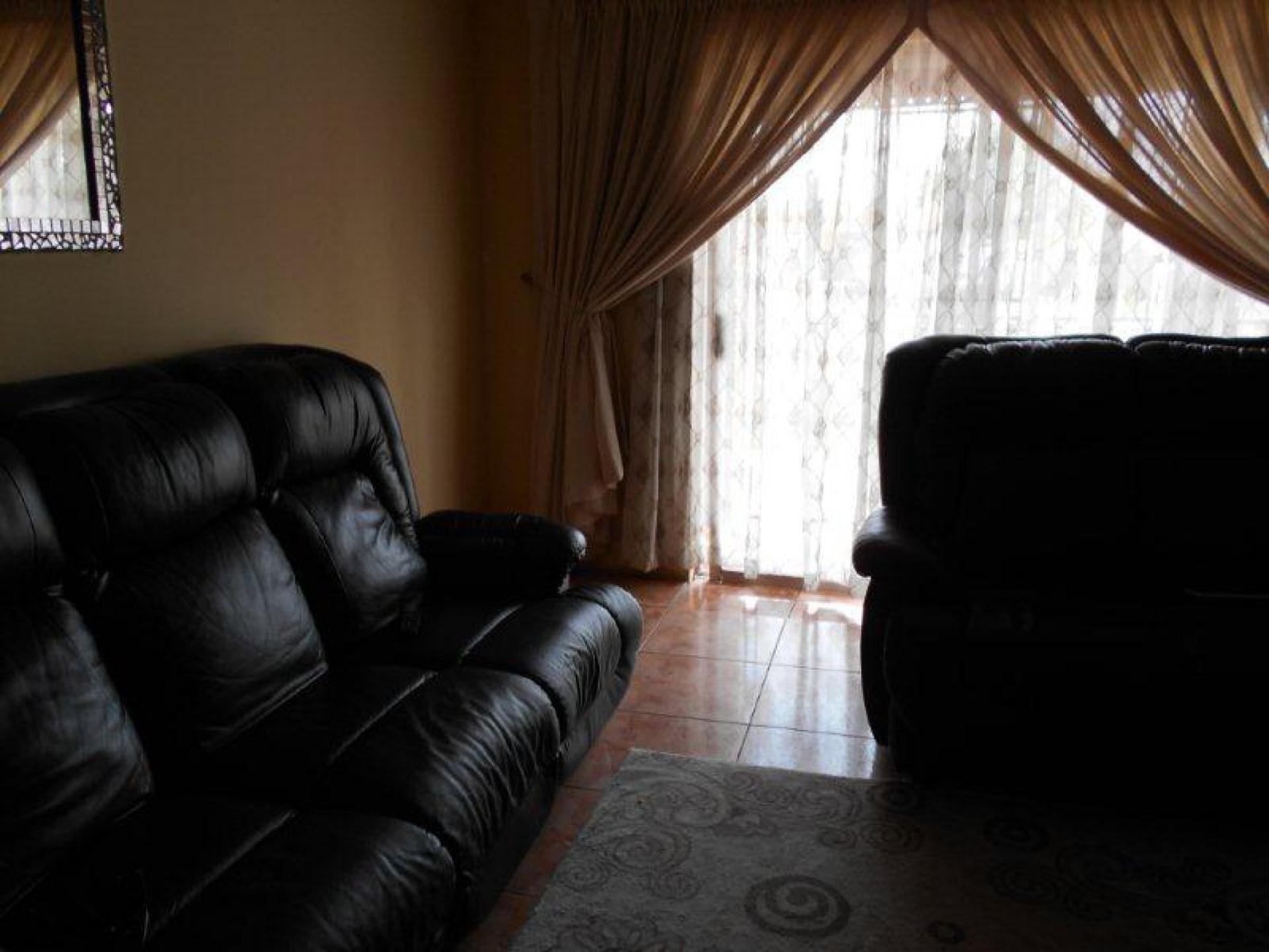 Lounges of property in Zamdela