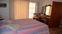 Bed Room 1 of property in Hartenbos