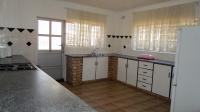 Kitchen - 37 square meters of property in Montclair (Dbn)