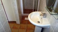 Main Bathroom - 16 square meters of property in Montclair (Dbn)