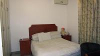 Main Bedroom - 34 square meters of property in Montclair (Dbn)