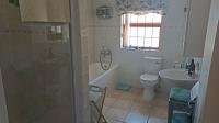 Bathroom 1 - 9 square meters of property in Kleinmond