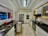 Kitchen - 14 square meters of property in Amanzimtoti 