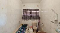 Bathroom 1 - 9 square meters of property in Grantham Park