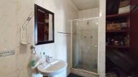 Bathroom 1 - 9 square meters of property in Grantham Park