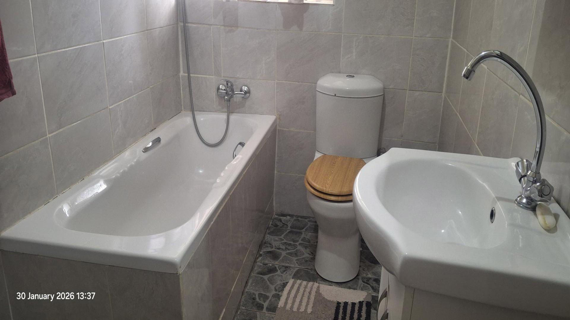 Bathroom 1 of property in Rembrandt Park