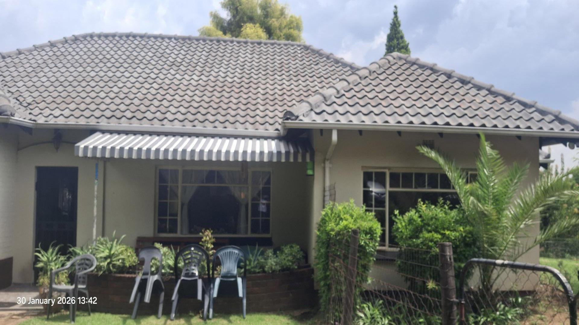 Front View of property in Rembrandt Park