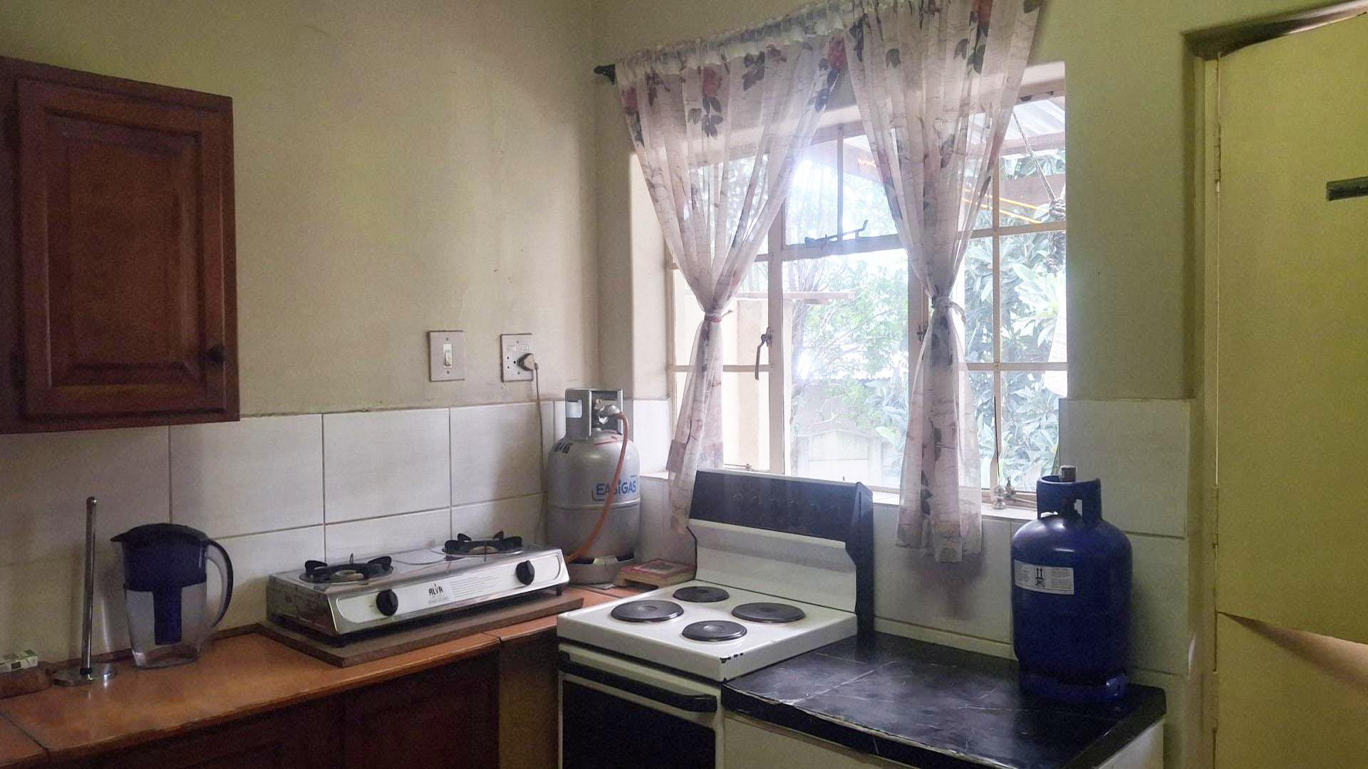 Kitchen - 15 square meters of property in Rembrandt Park