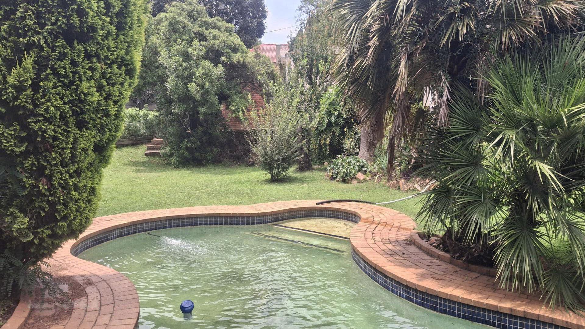 Swimming Pool of property in Rembrandt Park