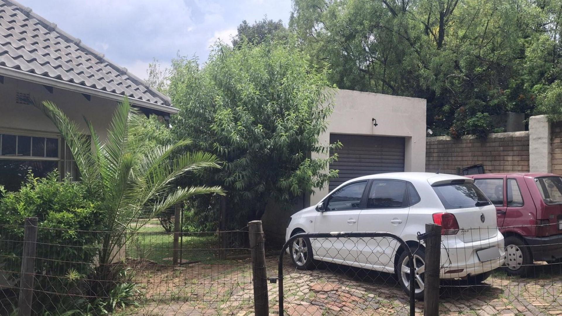 Front View of property in Rembrandt Park