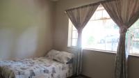 Bed Room 1 - 14 square meters of property in Rembrandt Park