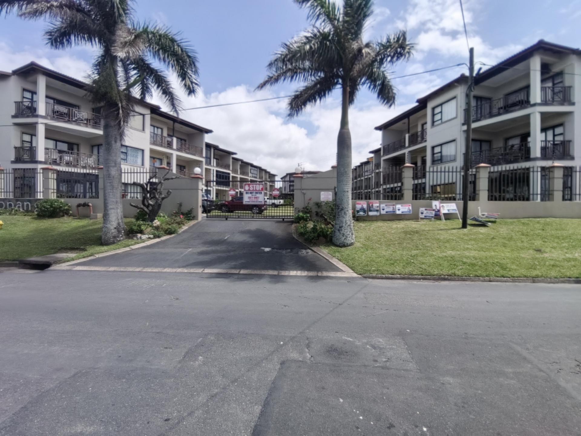 Front View of property in Uvongo