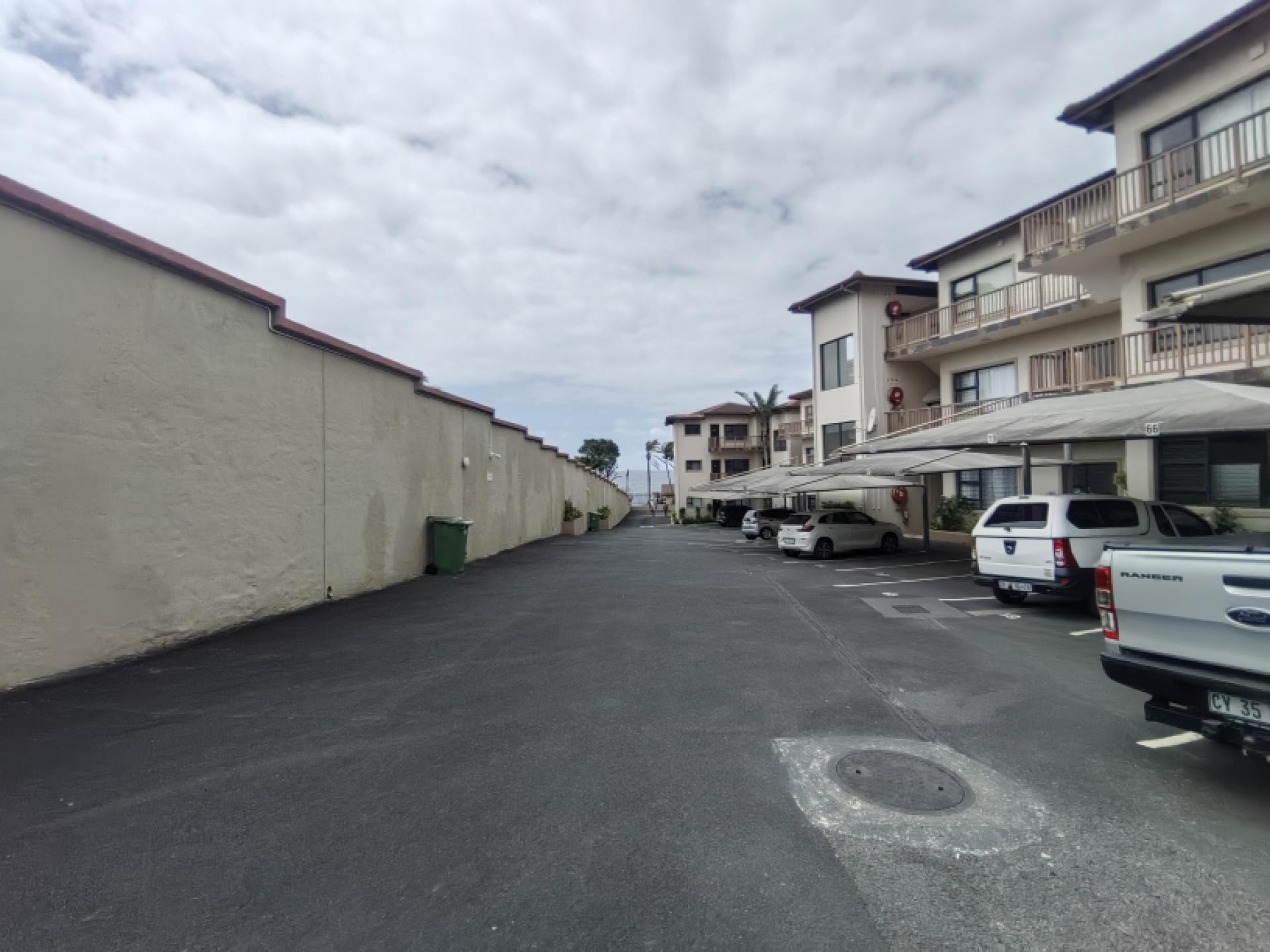 Front View of property in Uvongo