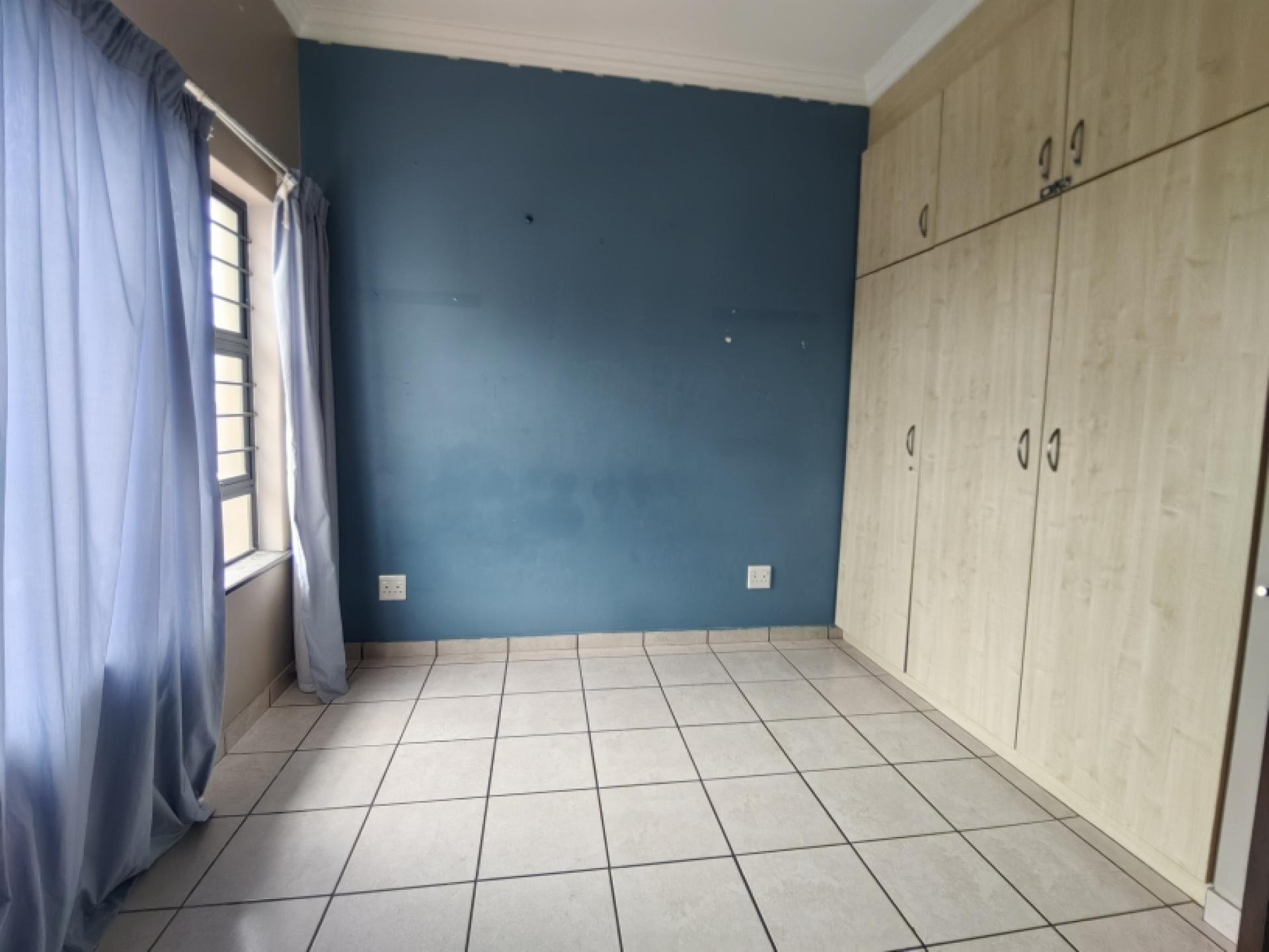 Bed Room 1 of property in Uvongo