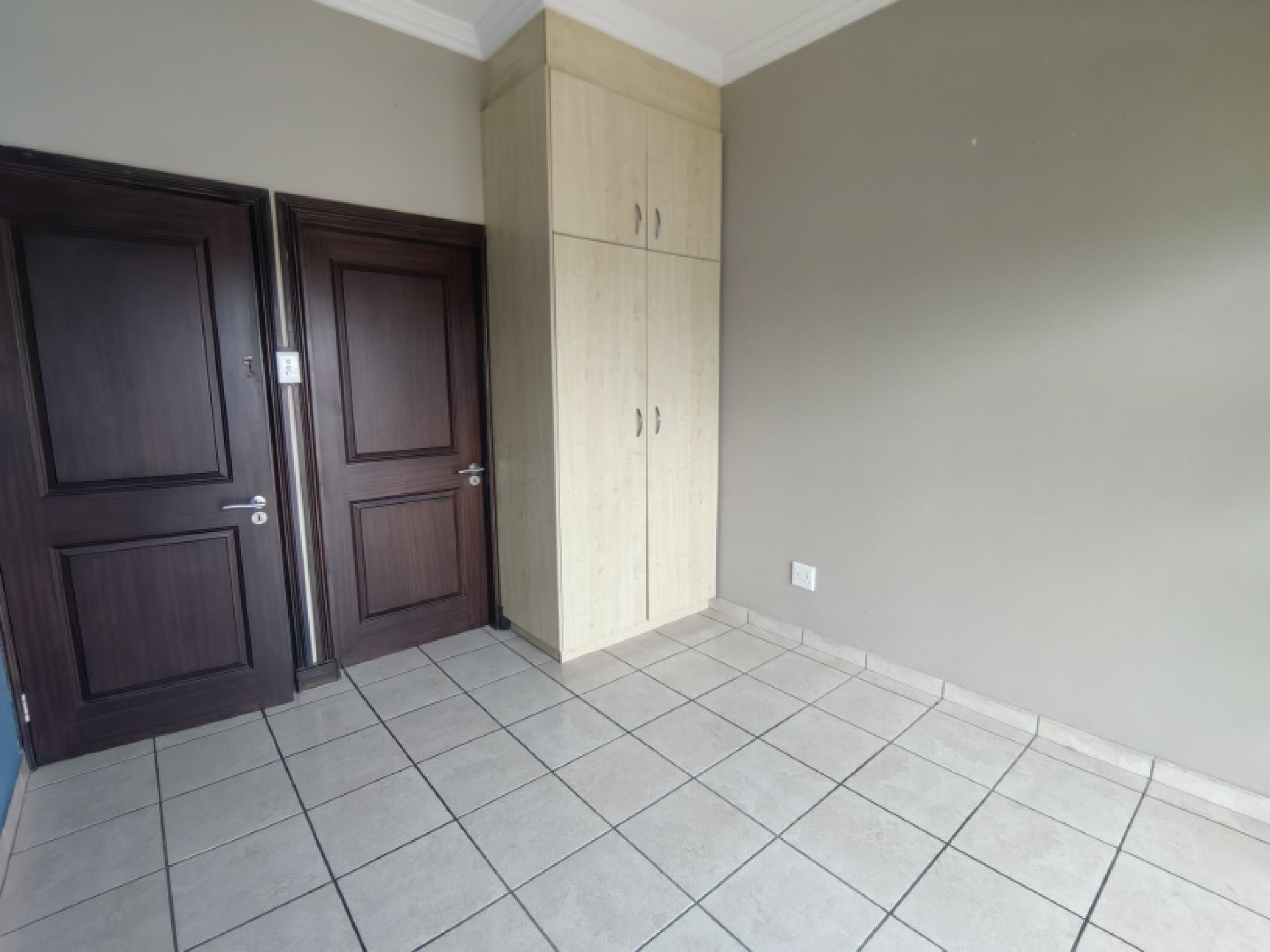 Main Bedroom of property in Uvongo