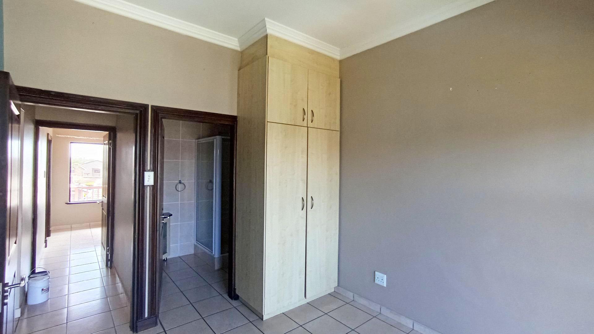 Bed Room 2 - 10 square meters of property in Uvongo