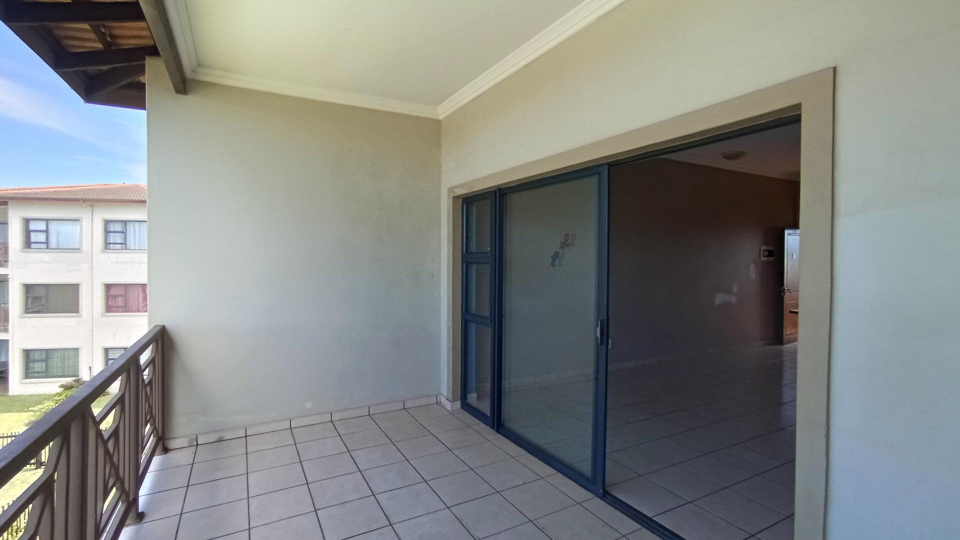 Balcony - 13 square meters of property in Uvongo