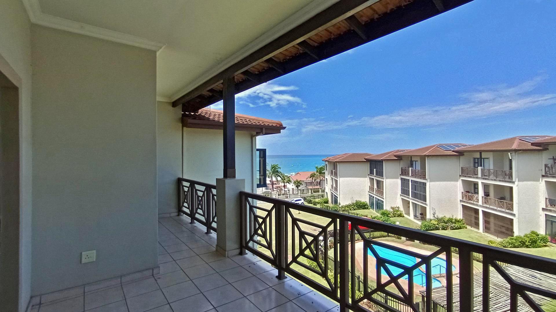 Balcony - 13 square meters of property in Uvongo