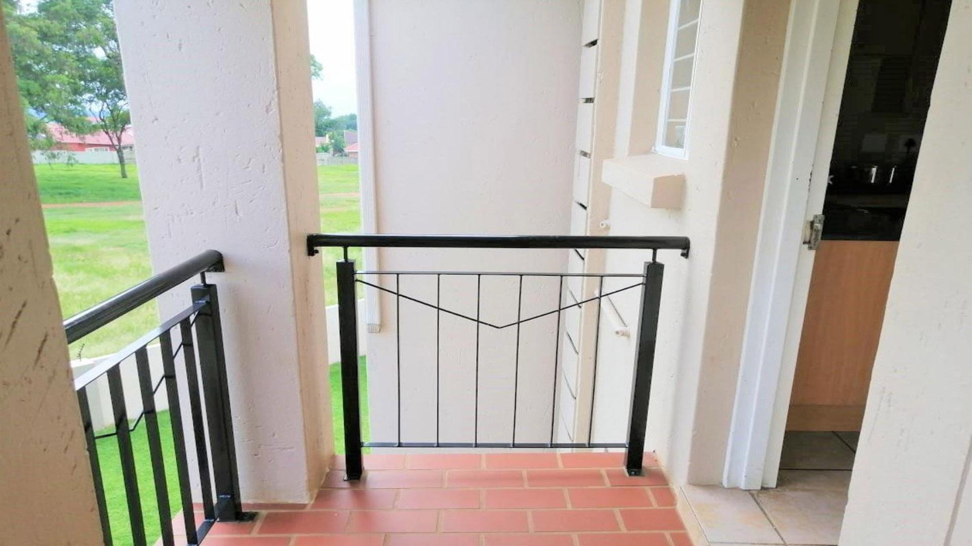 Front View of property in Klippoortjie AH