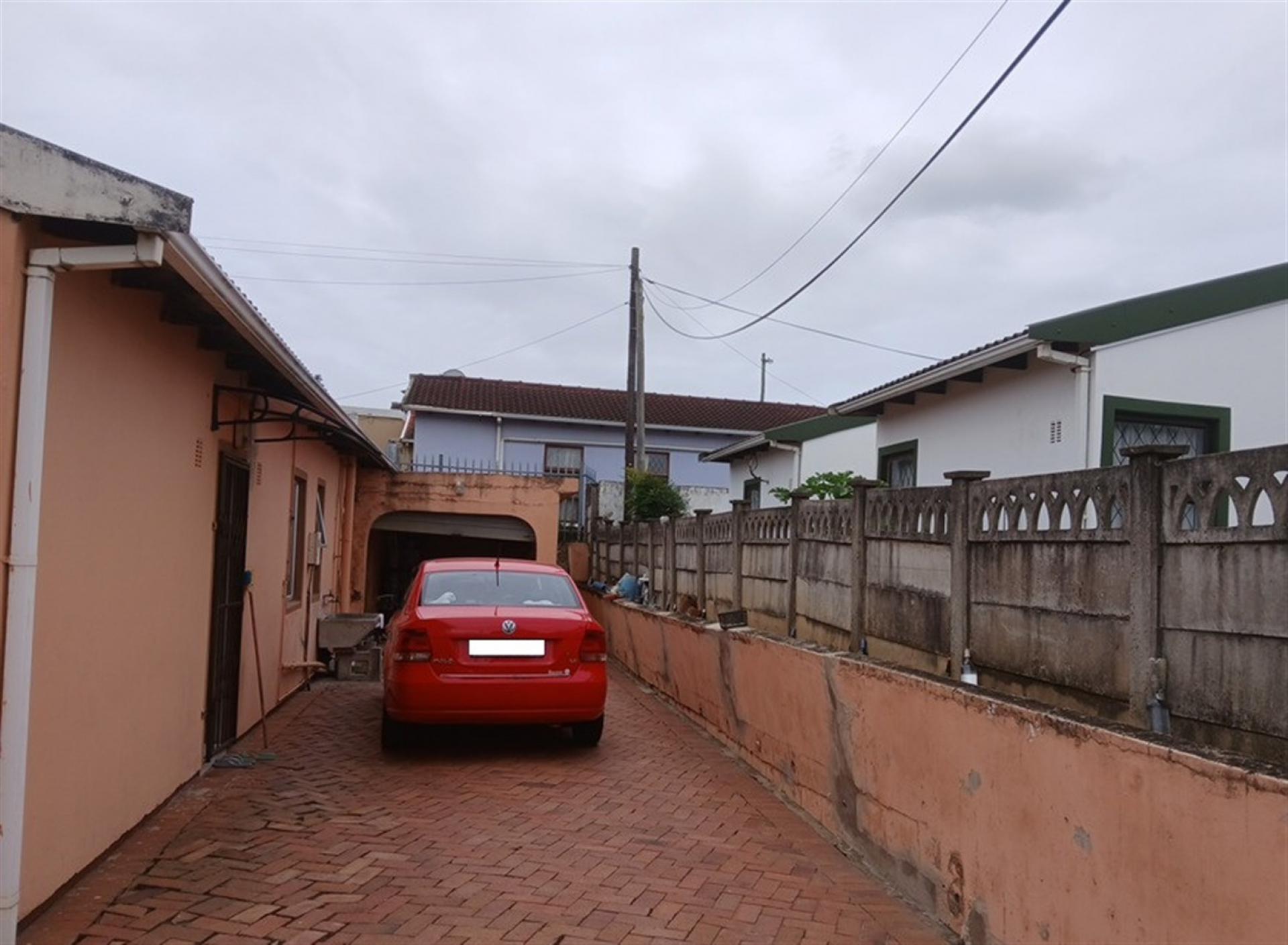Front View of property in Hillgrove
