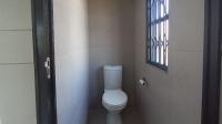 Main Bathroom - 11 square meters of property in Rua Vista