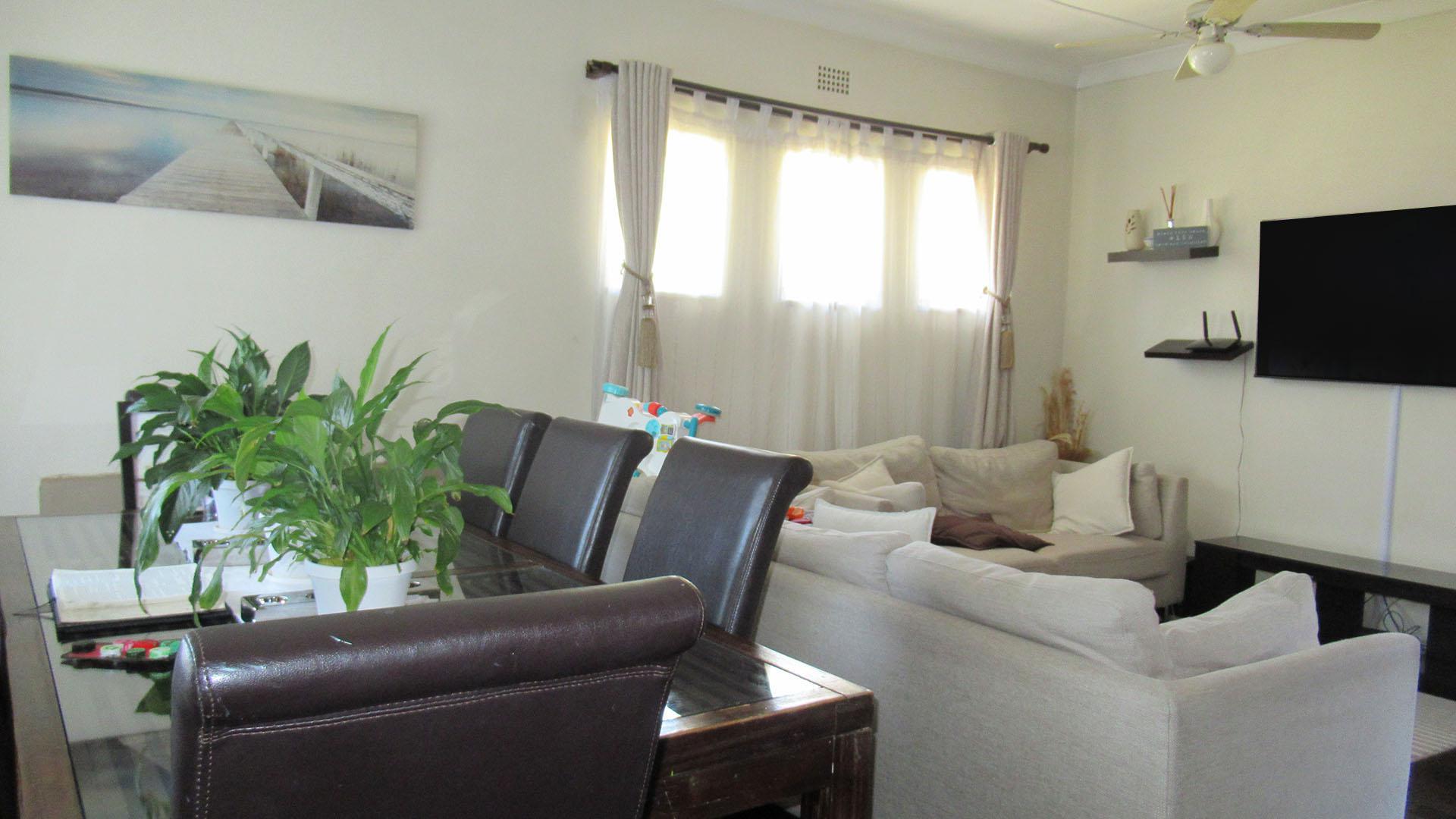 Dining Room - 13 square meters of property in Wychwood