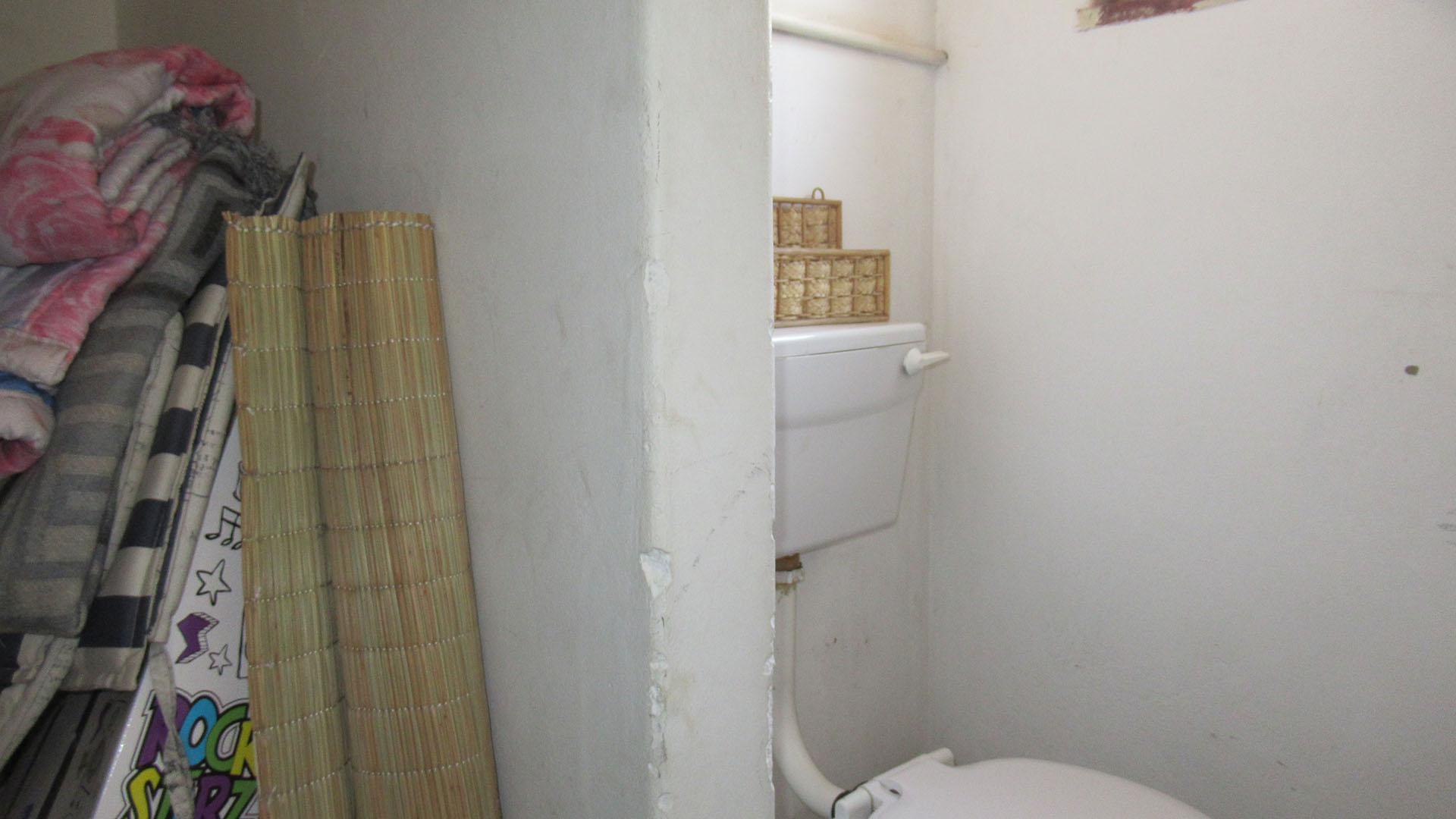 Staff Bathroom of property in Wychwood