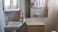 Main Bathroom - 9 square meters of property in Pearly Beach