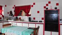 Kitchen - 31 square meters of property in Pinati