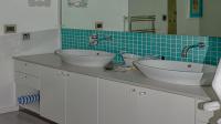 Main Bathroom - 15 square meters of property in Witsand