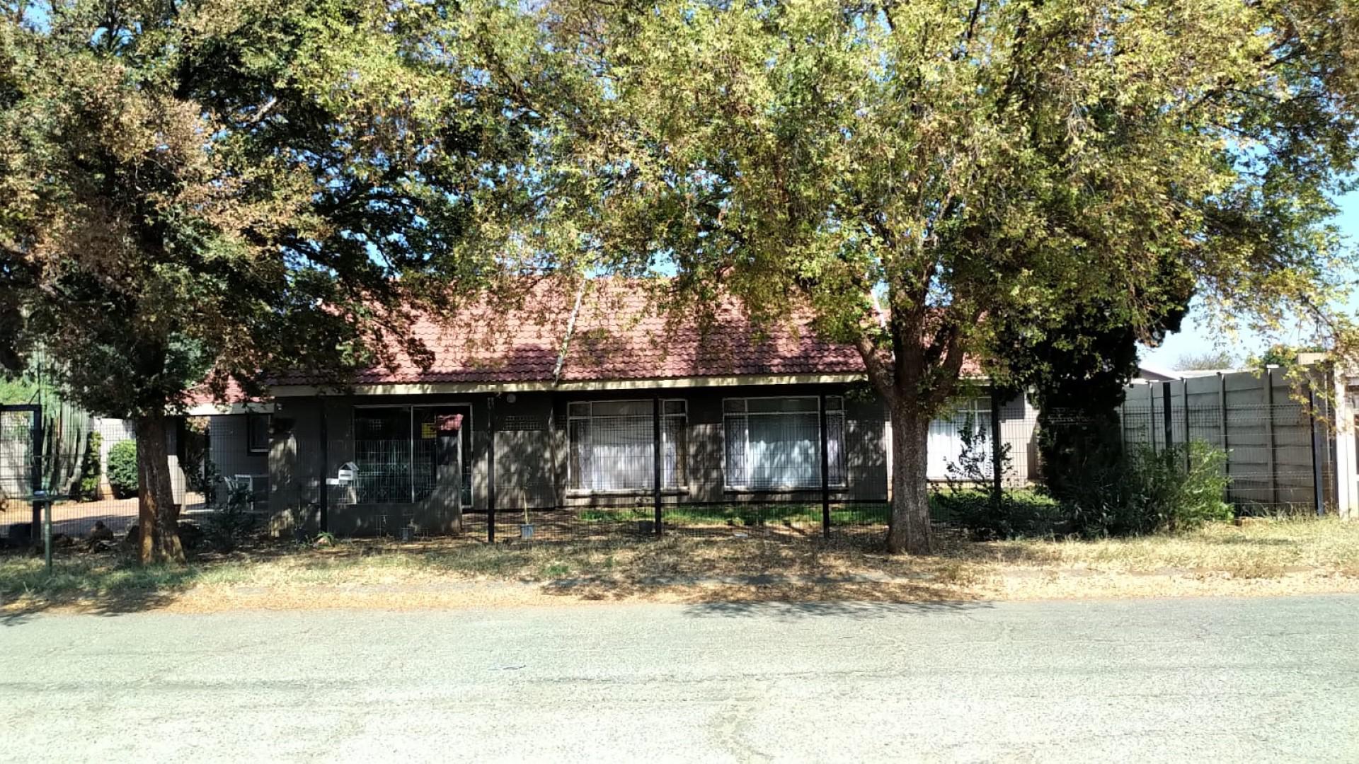 Front View of property in Falcon Ridge