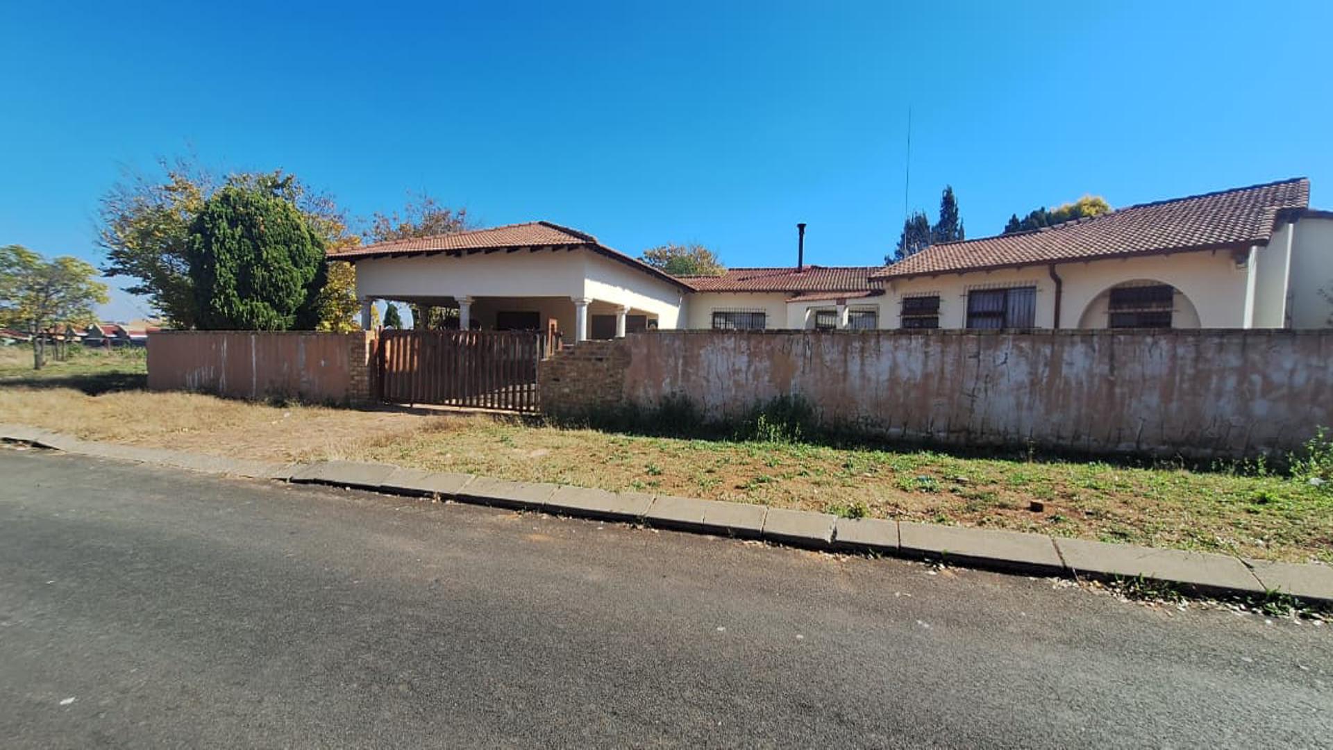 Front View of property in Meyerton