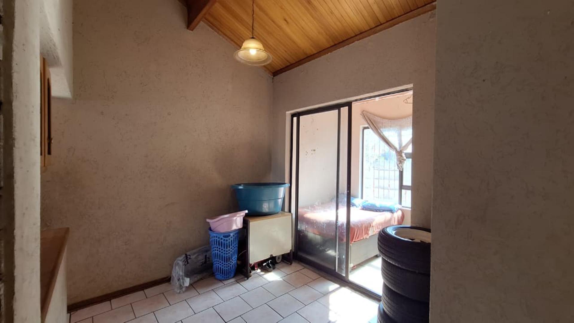 Dining Room - 8 square meters of property in Meyerton