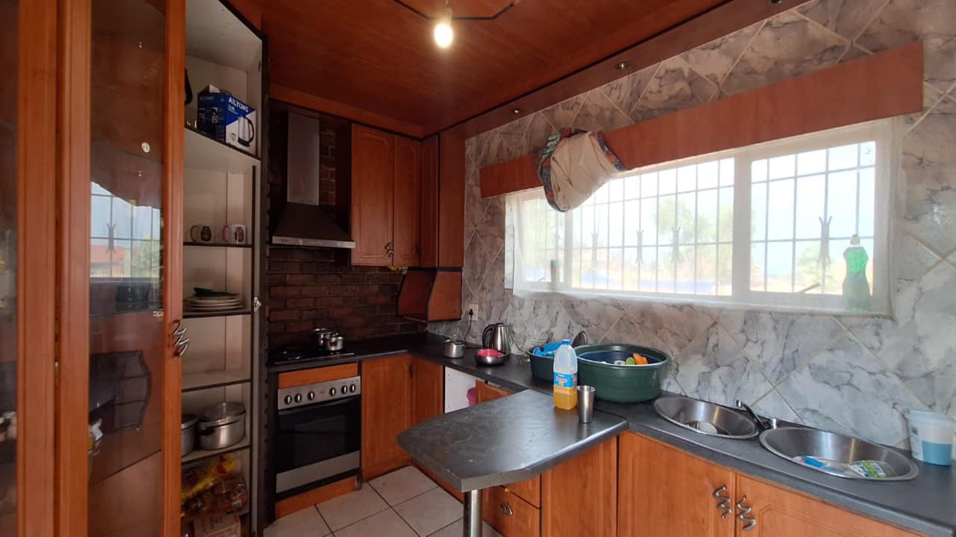 Kitchen - 15 square meters of property in Meyerton