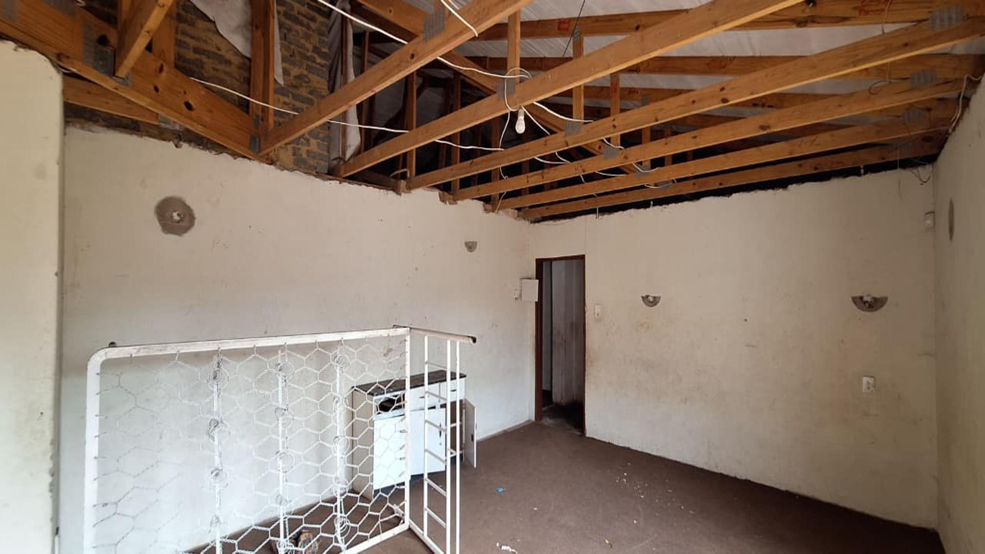 Spaces - 72 square meters of property in Meyerton
