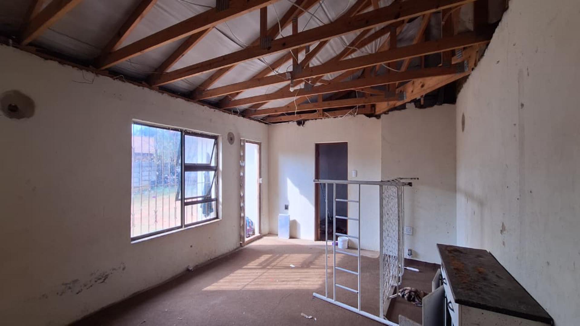 Spaces - 72 square meters of property in Meyerton